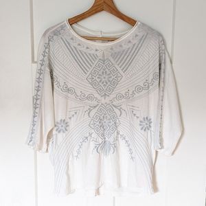 Johnny Was White Embroidered Top Gray Blue Stitching, Button Back Size S